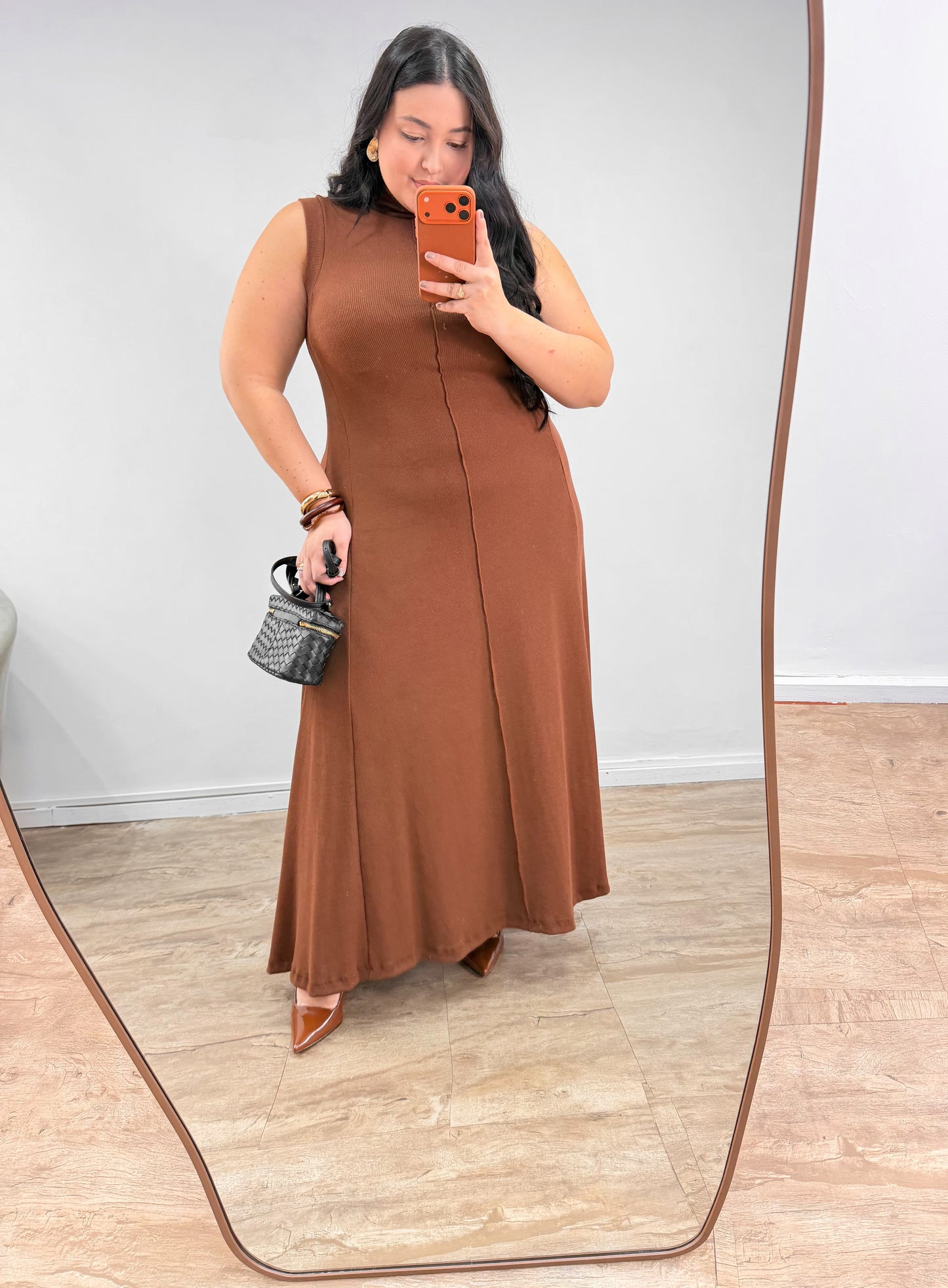 Vestido Canelado de Gola em Tecido Premium