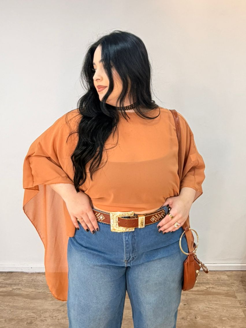 Blusa Capa em Tule