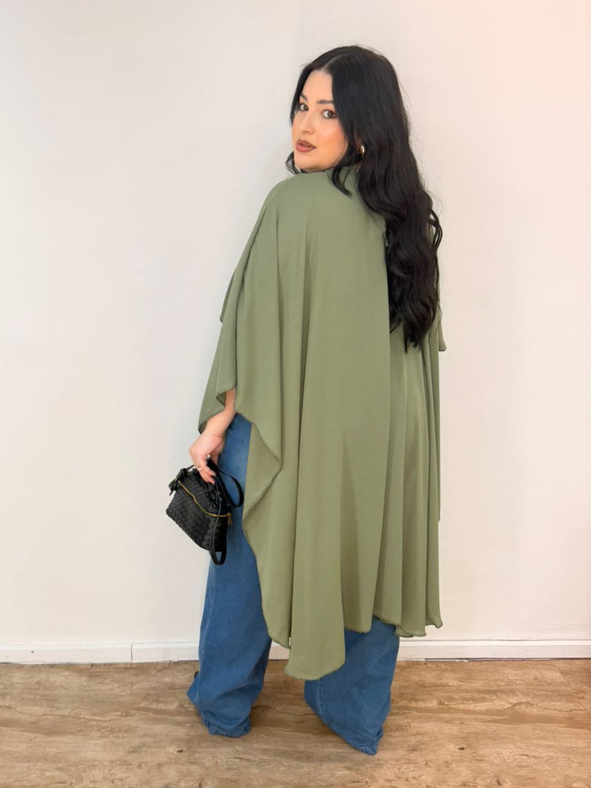 Blusa Capa em Tule