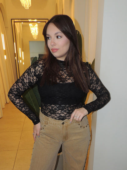 Blusa Segunda Pele em Renda Floral