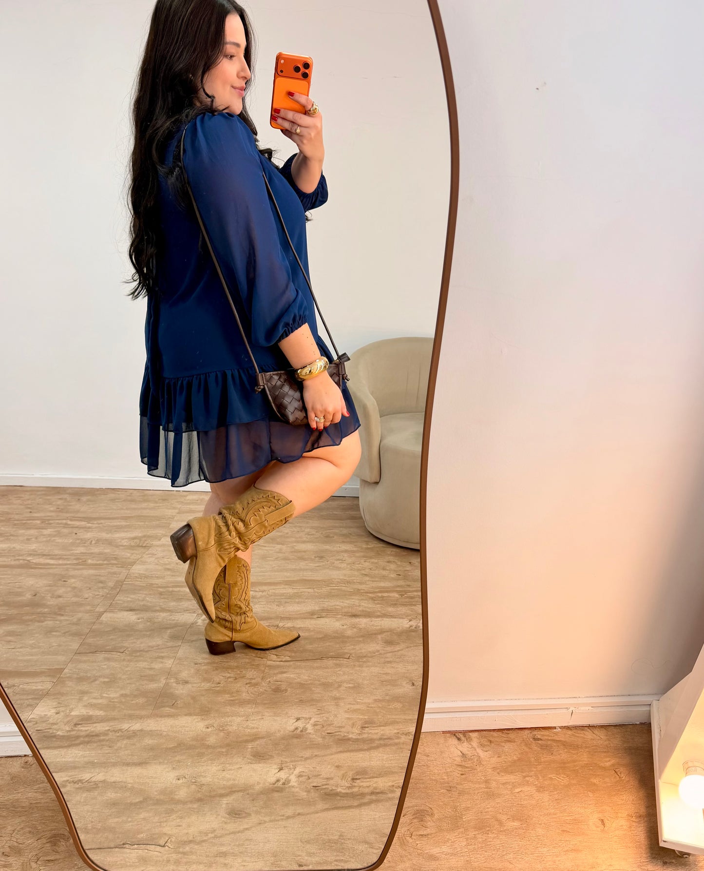 Vestido Curto de Babados em Chiffon de Seda Cibele