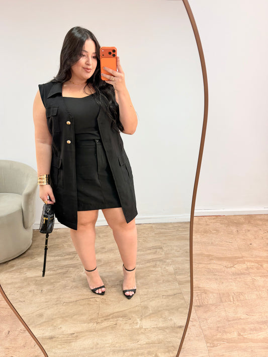 Trijunto Feminino de Alfaiataria com Colete, Short, Saia e Cropped