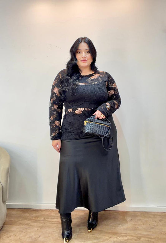 Saia Midi em Cetim Evasê Elegante