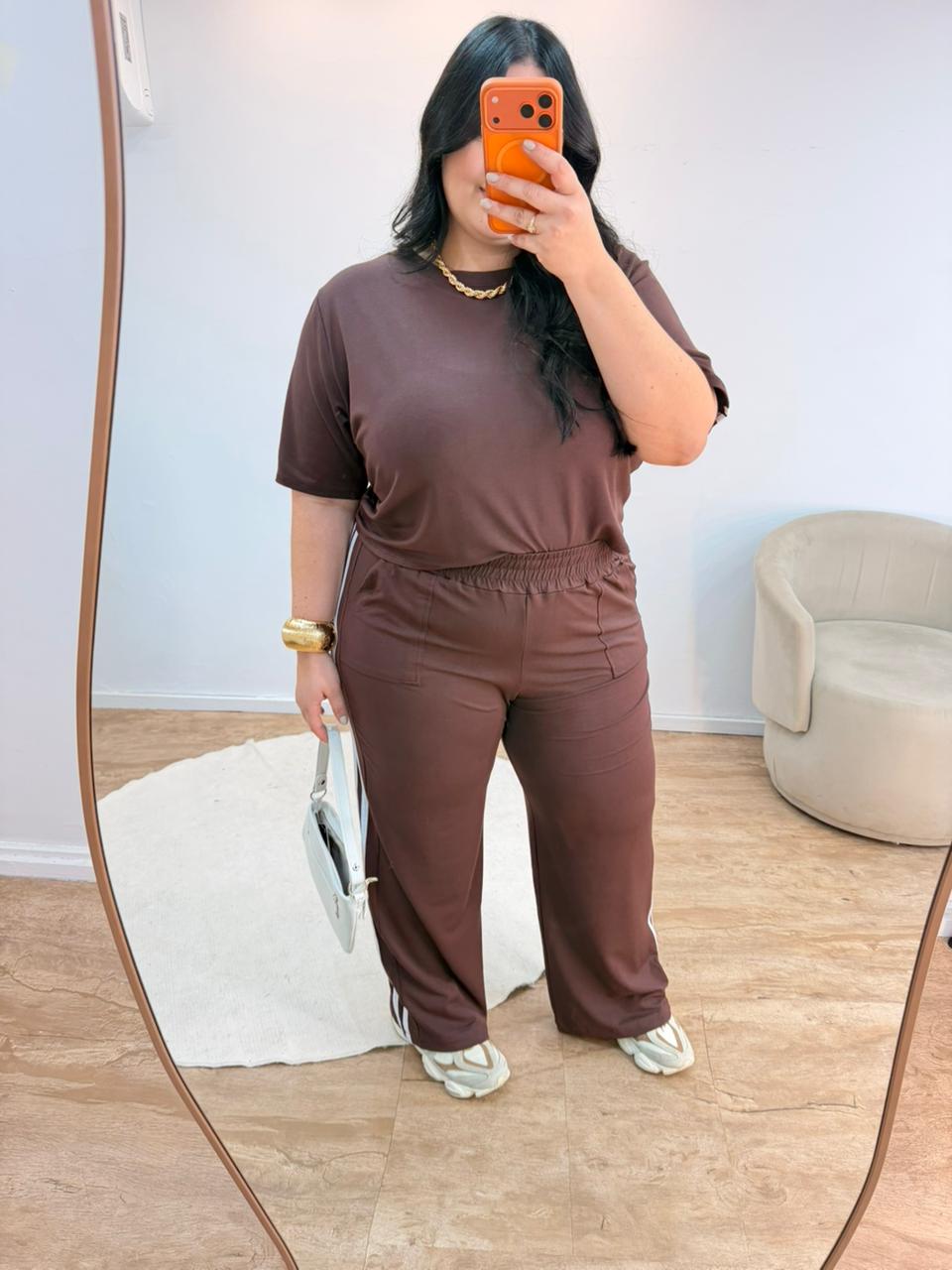 Conjunto em Malha com Calça Listra Lateral