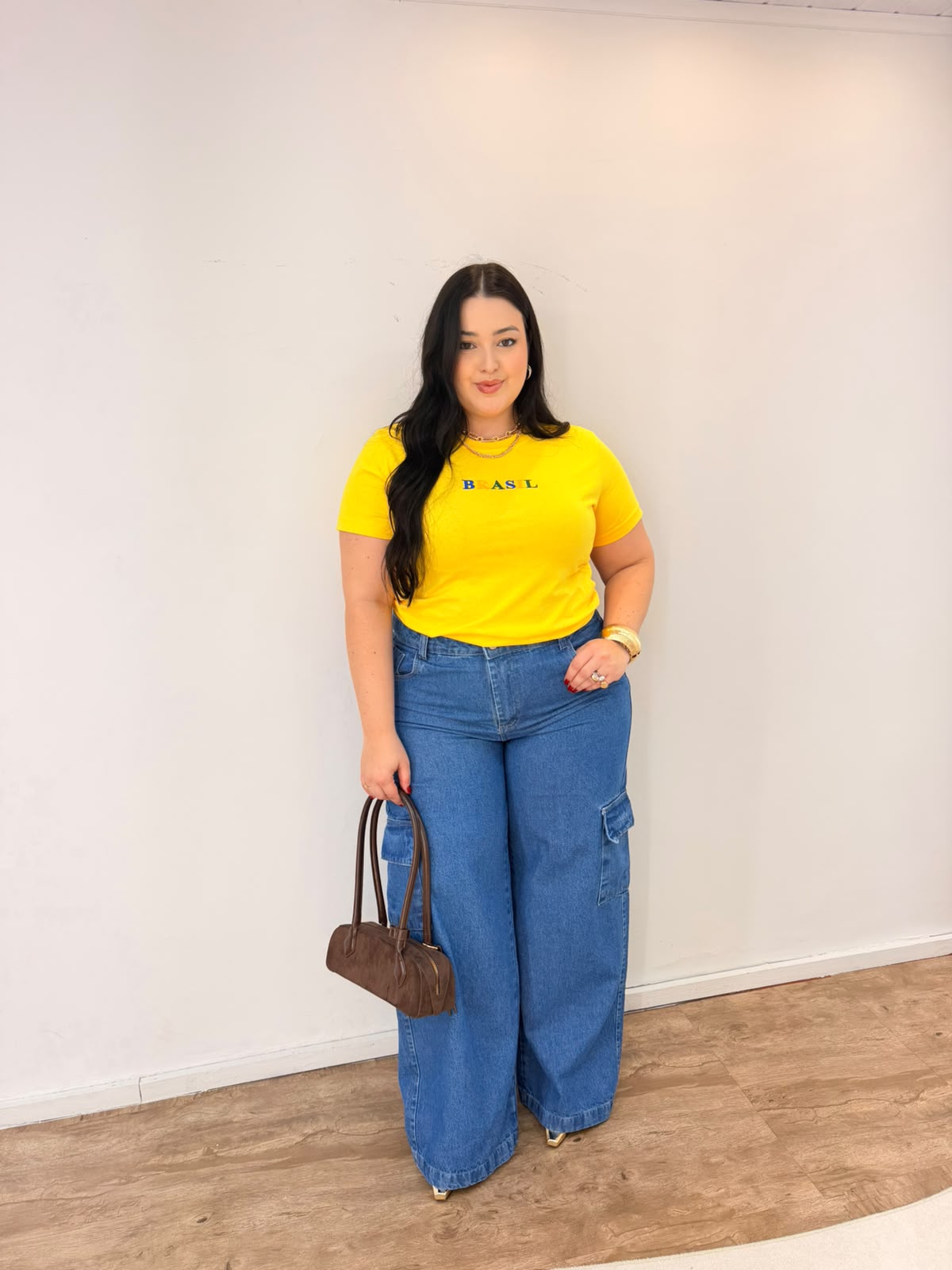 Camiseta Brasil Letras Bordadas