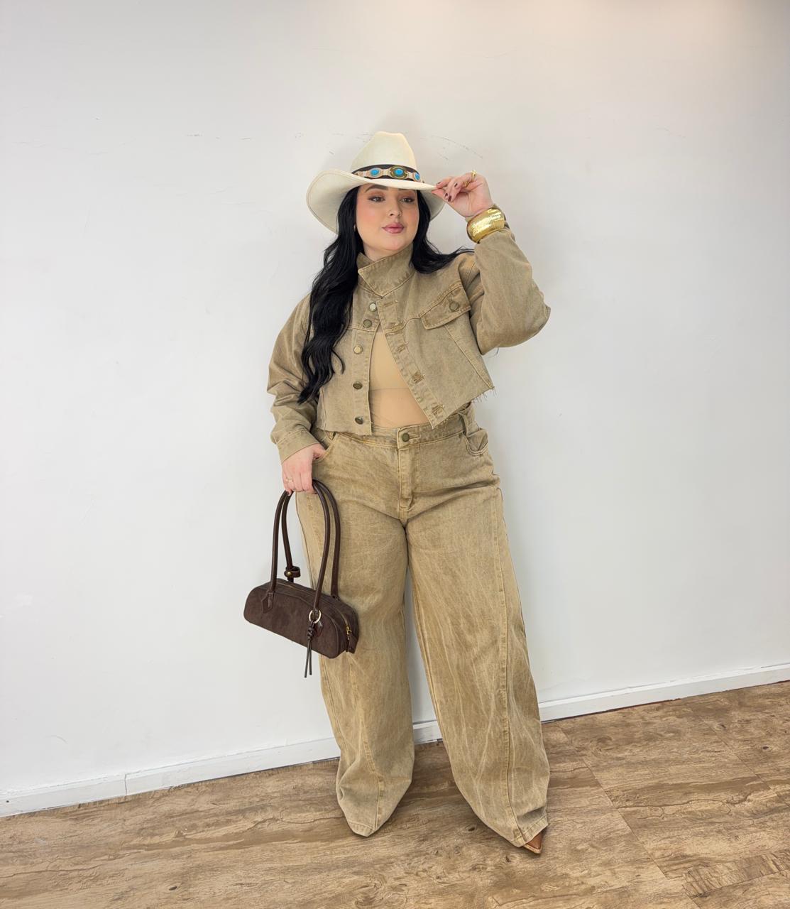 Conjunto Calça Wide com Jaqueta Cropped Doce de Leite