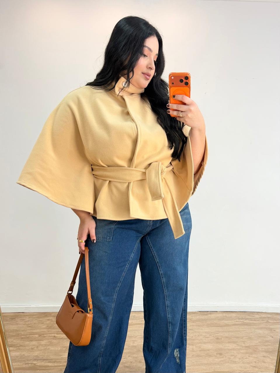 Poncho de Lã Batida Gola Alta