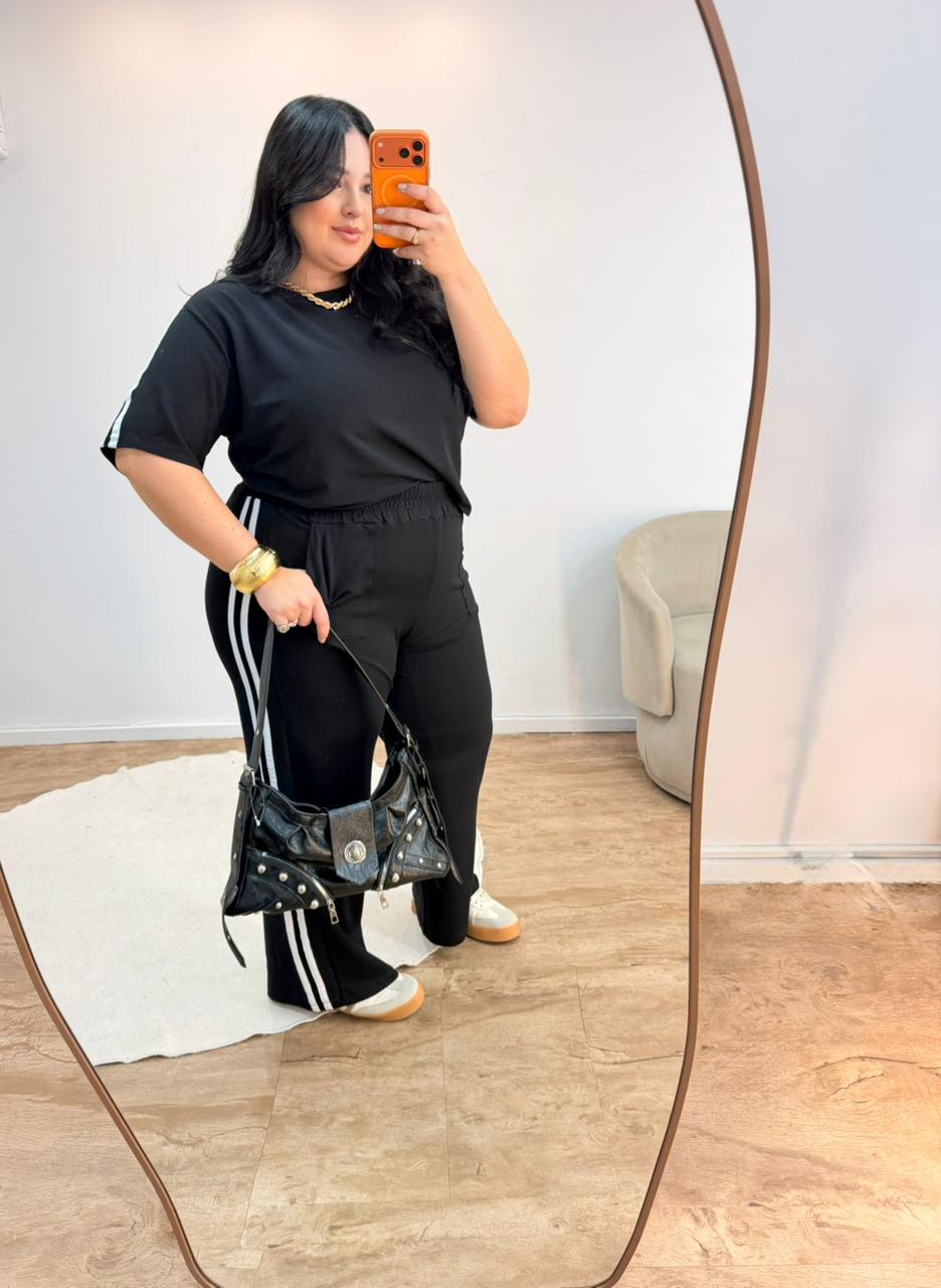 Conjunto em Malha com Calça Listra Lateral