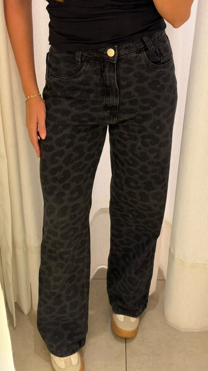 Calça Jeans Wide Leg Onça Preta