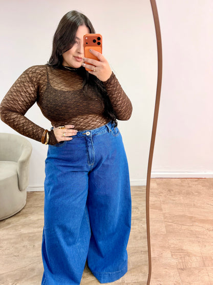 Blusa Feminina de Renda Elegante e Sofisticada