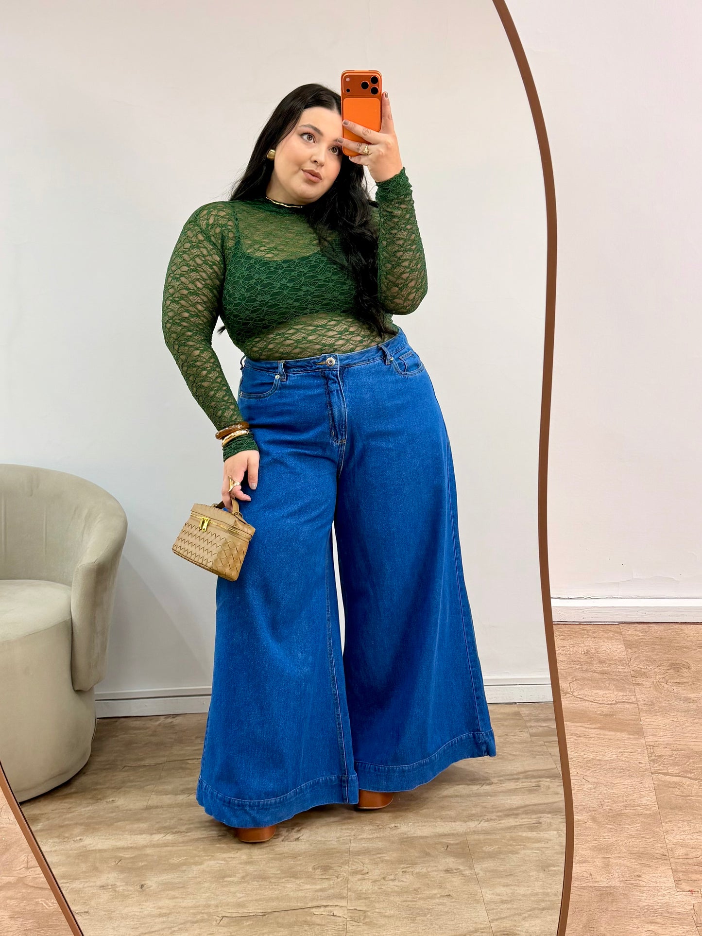 Blusa Feminina de Renda Elegante e Sofisticada