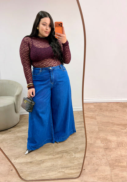 Blusa Feminina de Renda Elegante e Sofisticada