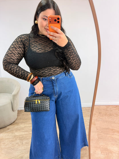 Blusa Feminina de Renda Elegante e Sofisticada