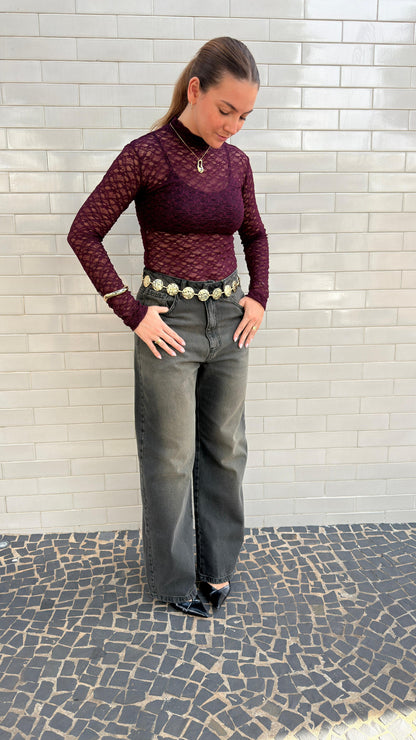 Blusa Feminina de Renda Elegante e Sofisticada