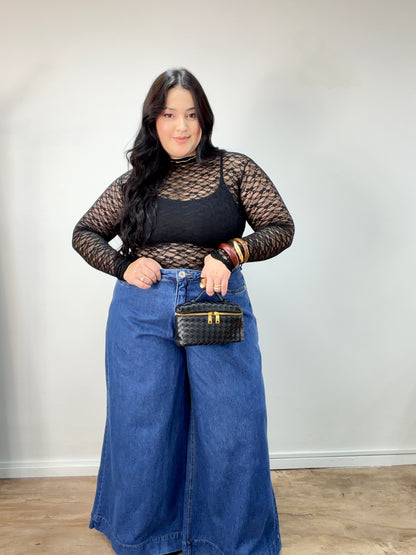 Blusa Feminina de Renda Elegante e Sofisticada