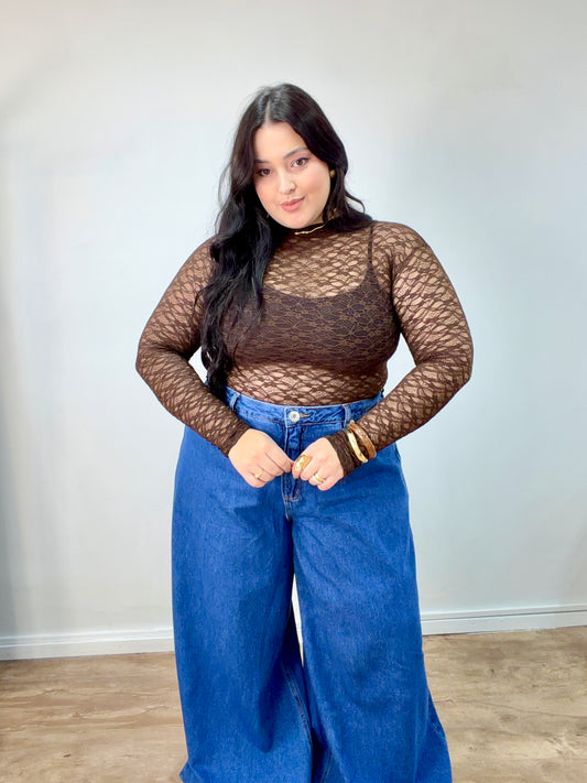 Blusa Feminina de Renda Elegante e Sofisticada