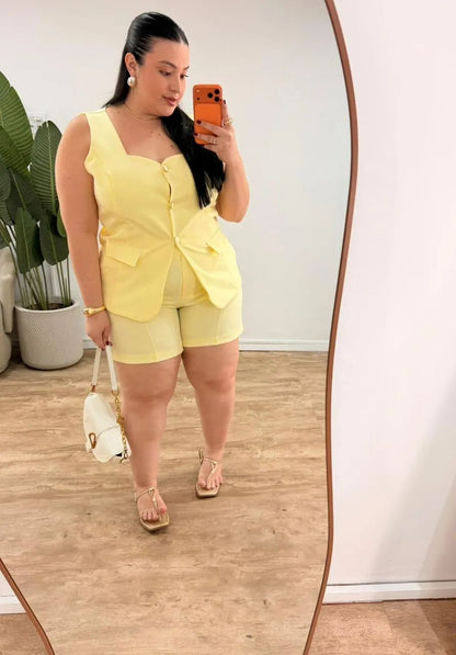 Conjunto de Alfaiataria com Colete e Short Estruturado Fernanda