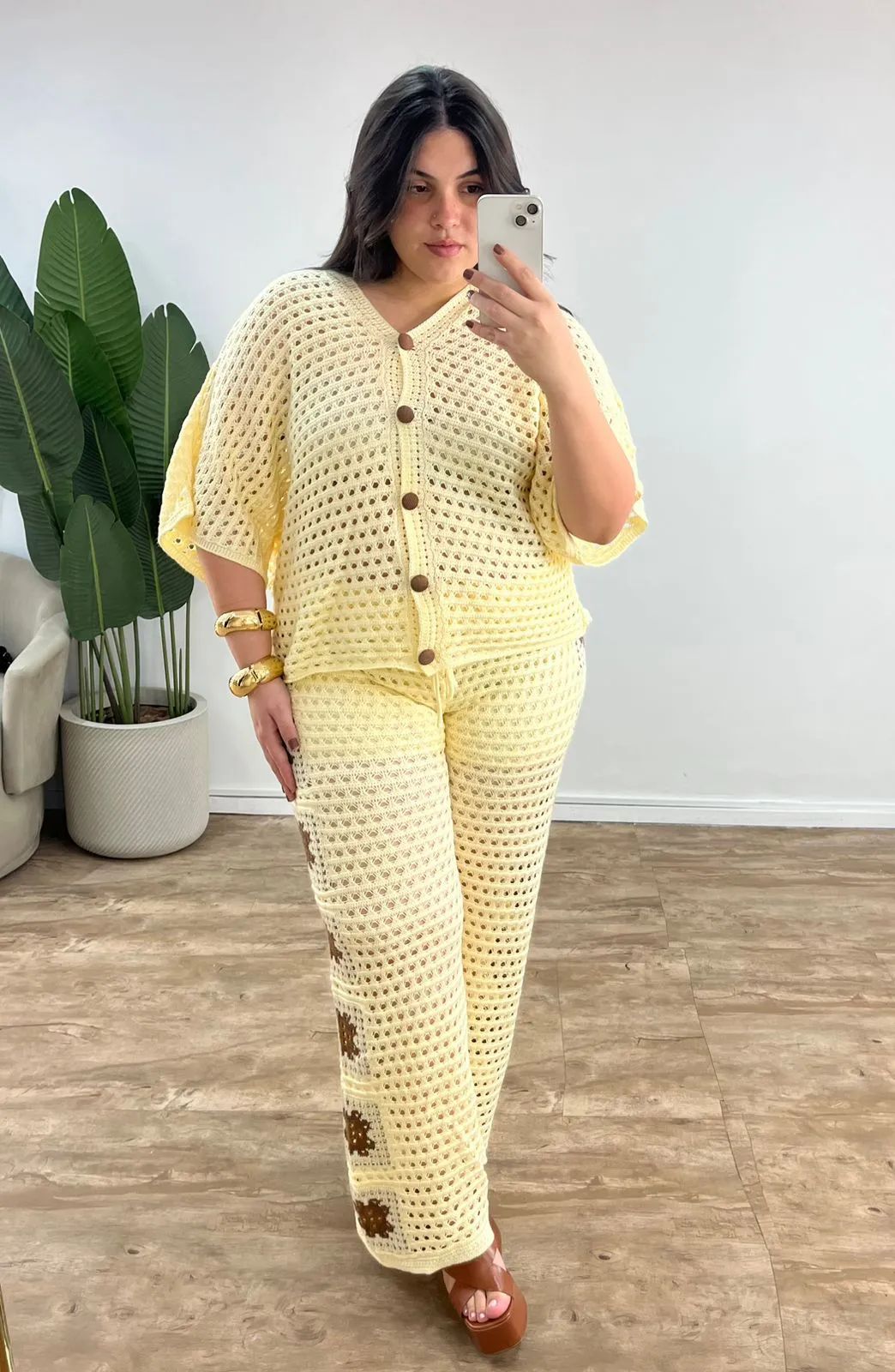 Conjunto em Tricô com Blusa e Calça com Botões Trancoso