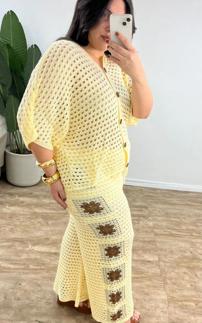 Conjunto em Tricô com Blusa e Calça com Botões Trancoso