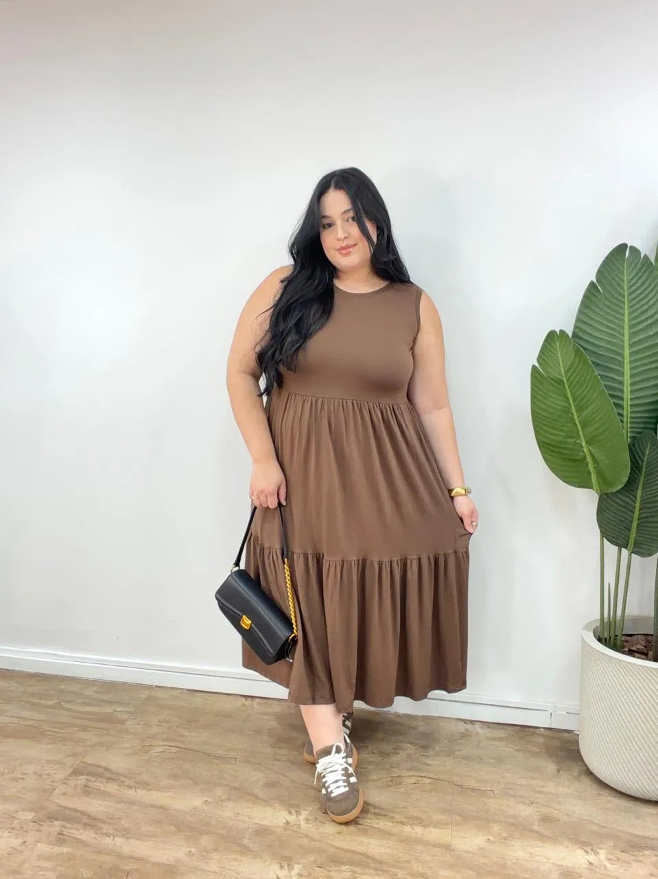 Vestido Feminino em Malha Sem Manga Elegante Maria