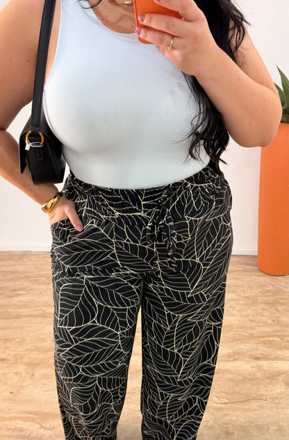 Calça Pantalona Feminina em Crepe Elegante Ruti Preta