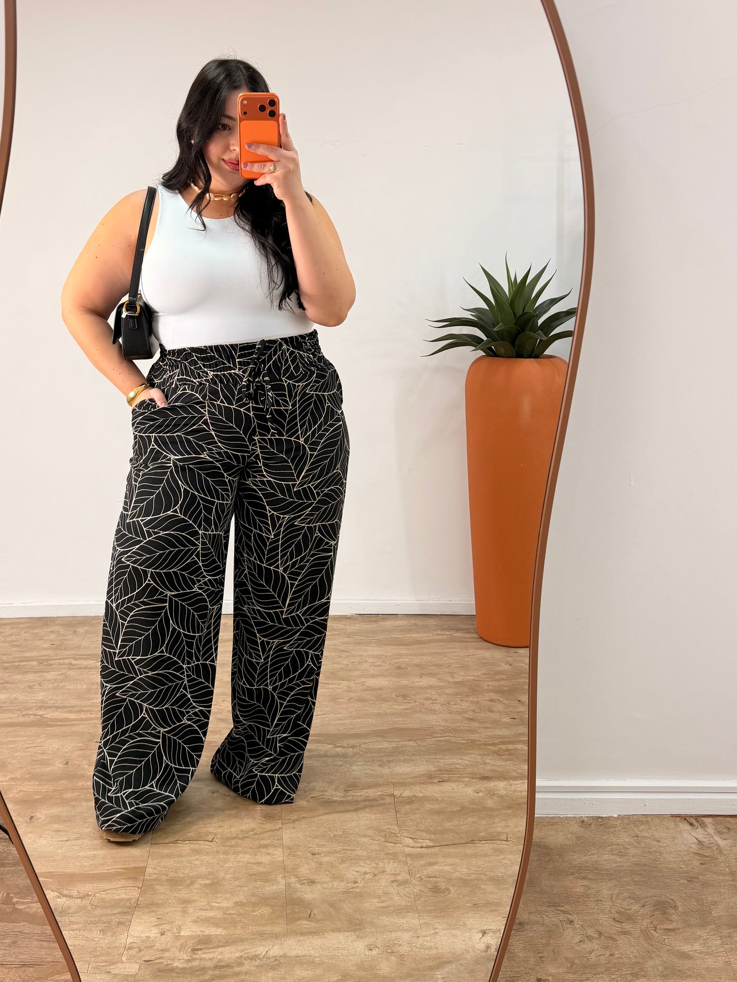 Calça Pantalona Feminina em Crepe Elegante Ruti Preta