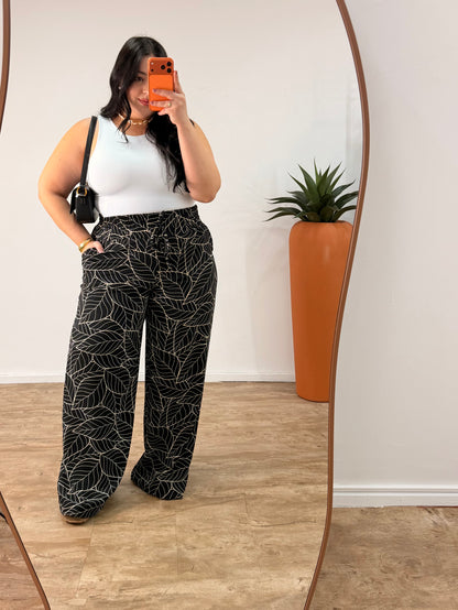 Calça Pantalona Feminina em Crepe Elegante Ruti Preta