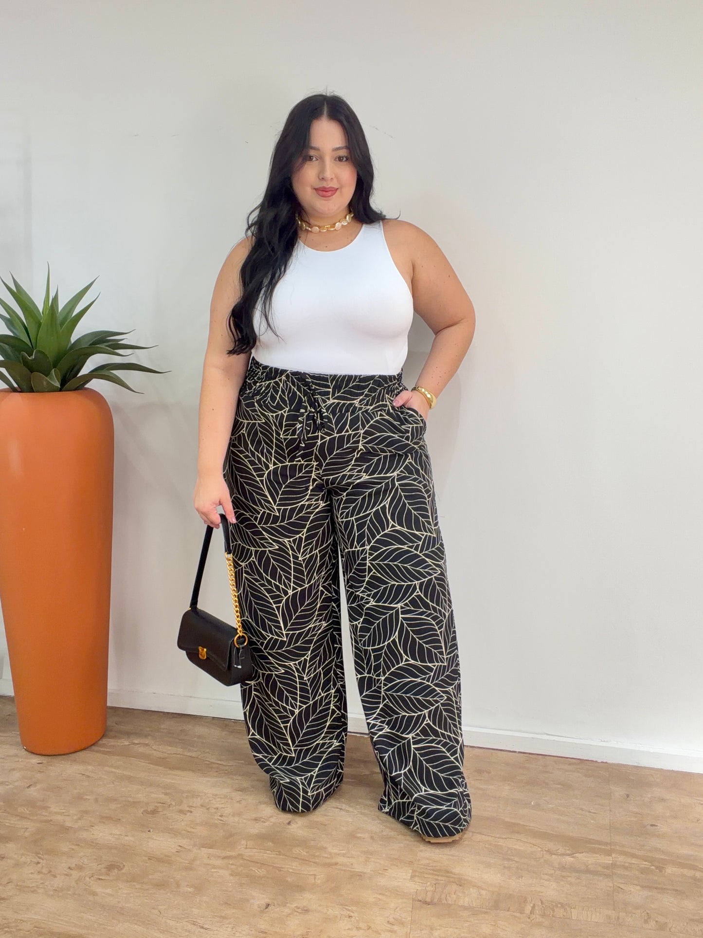 Calça Pantalona Feminina em Crepe Elegante Ruti Preta