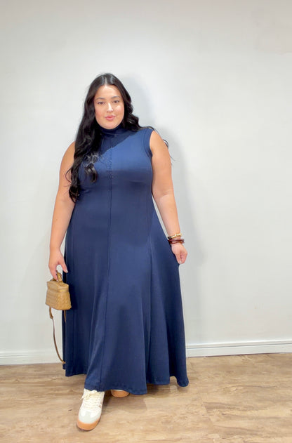 Vestido Canelado de Gola em Tecido Premium