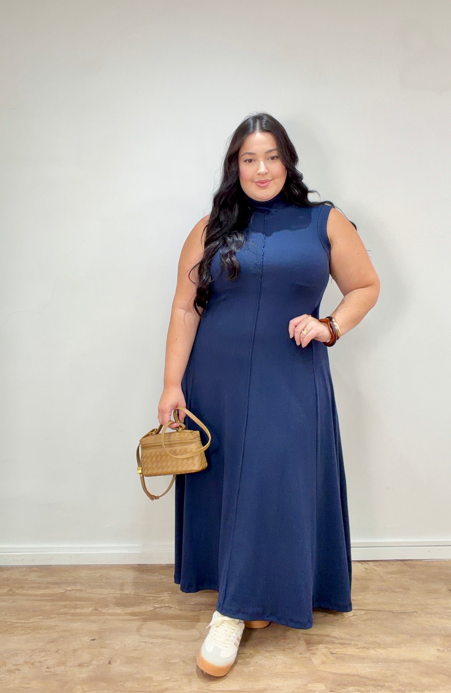 Vestido Canelado de Gola em Tecido Premium