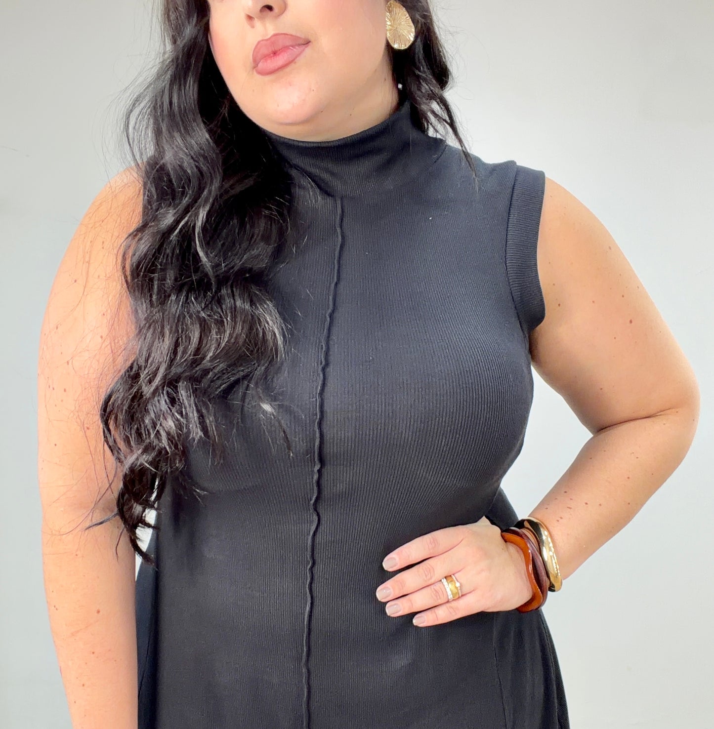 Vestido Canelado de Gola em Tecido Premium